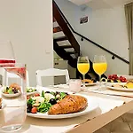 Cozy 3 Bedroom In Belem Upto 5 Guests Appartement